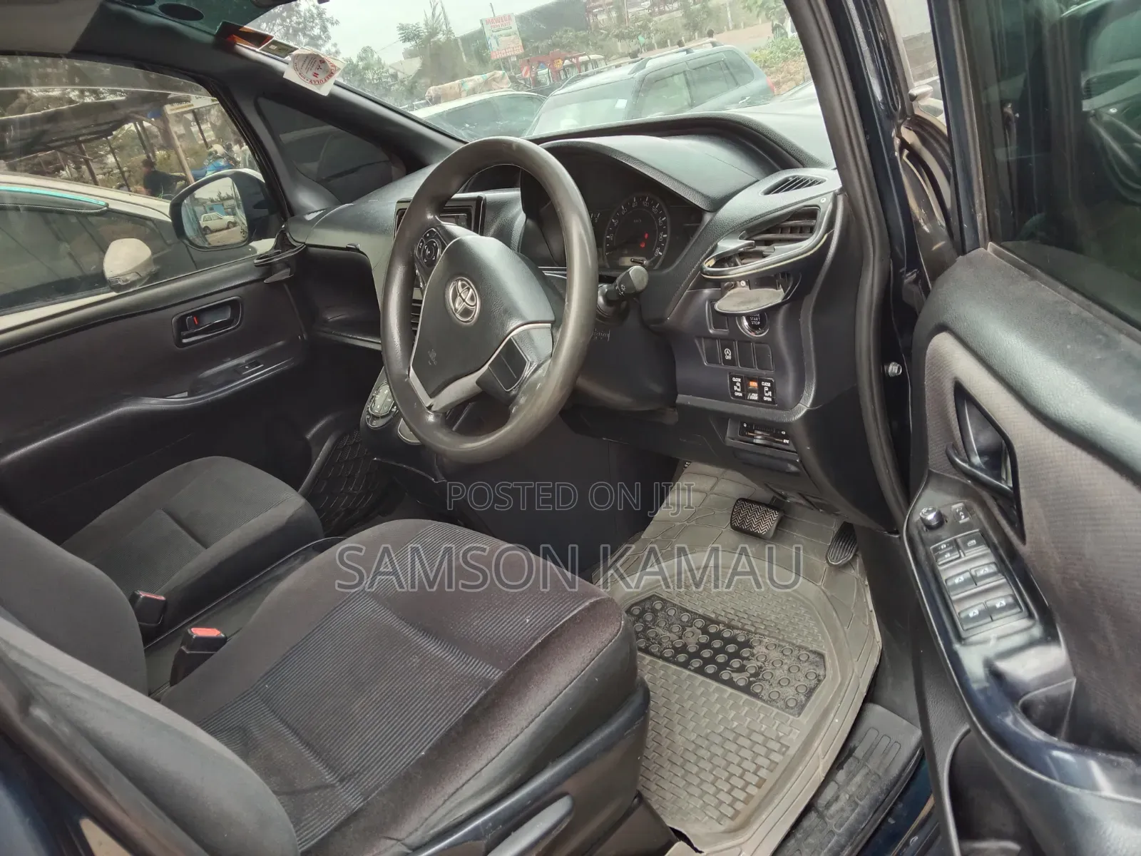 Toyota Noah 2014 Blue