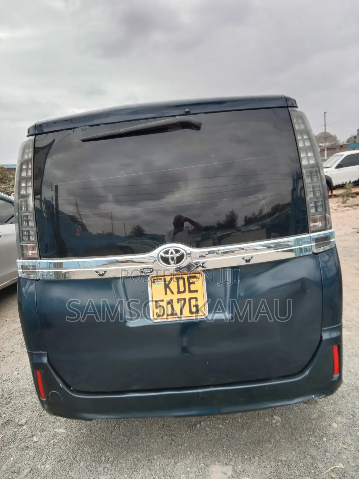 Toyota Noah 2014 Blue