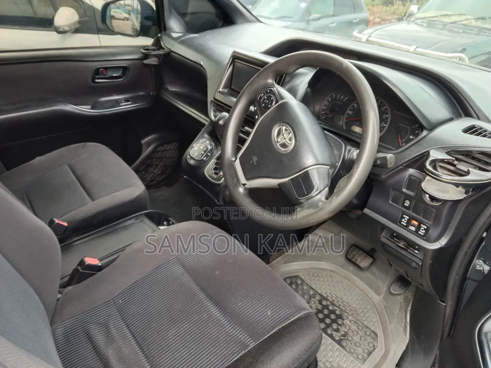 Toyota Noah 2014 Blue