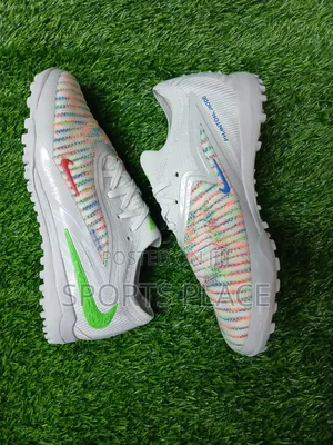 Nike Phantom GX Kids Trainers Football Shoes