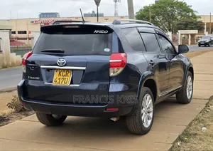 Toyota Vanguard 2011 Blue
