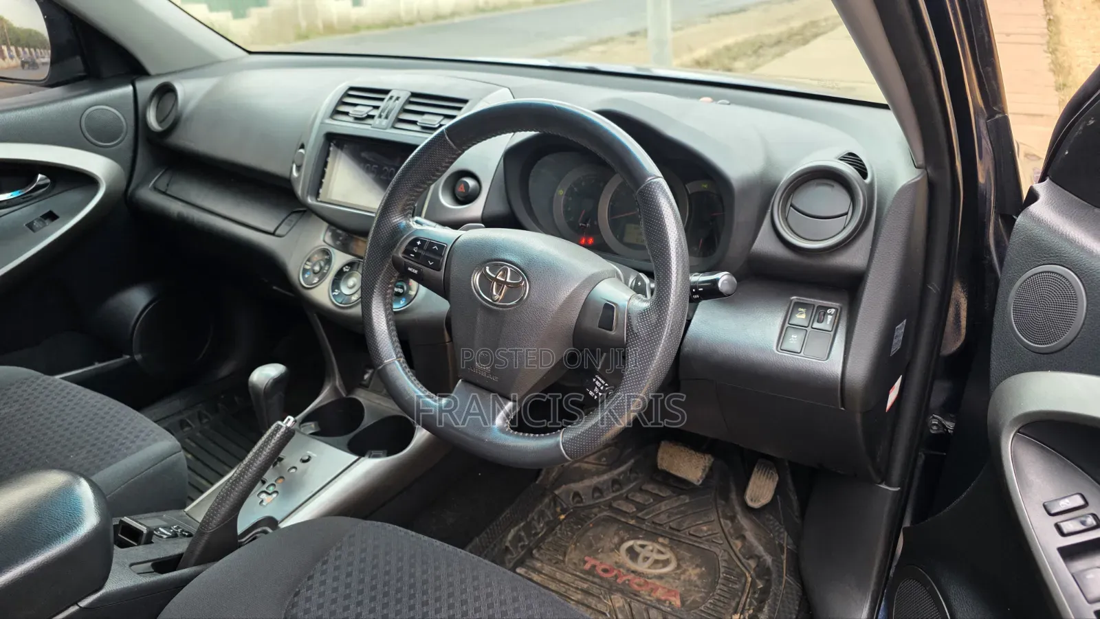 Toyota Vanguard 2011 Blue