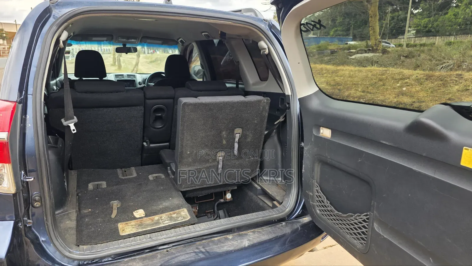 Toyota Vanguard 2011 Blue