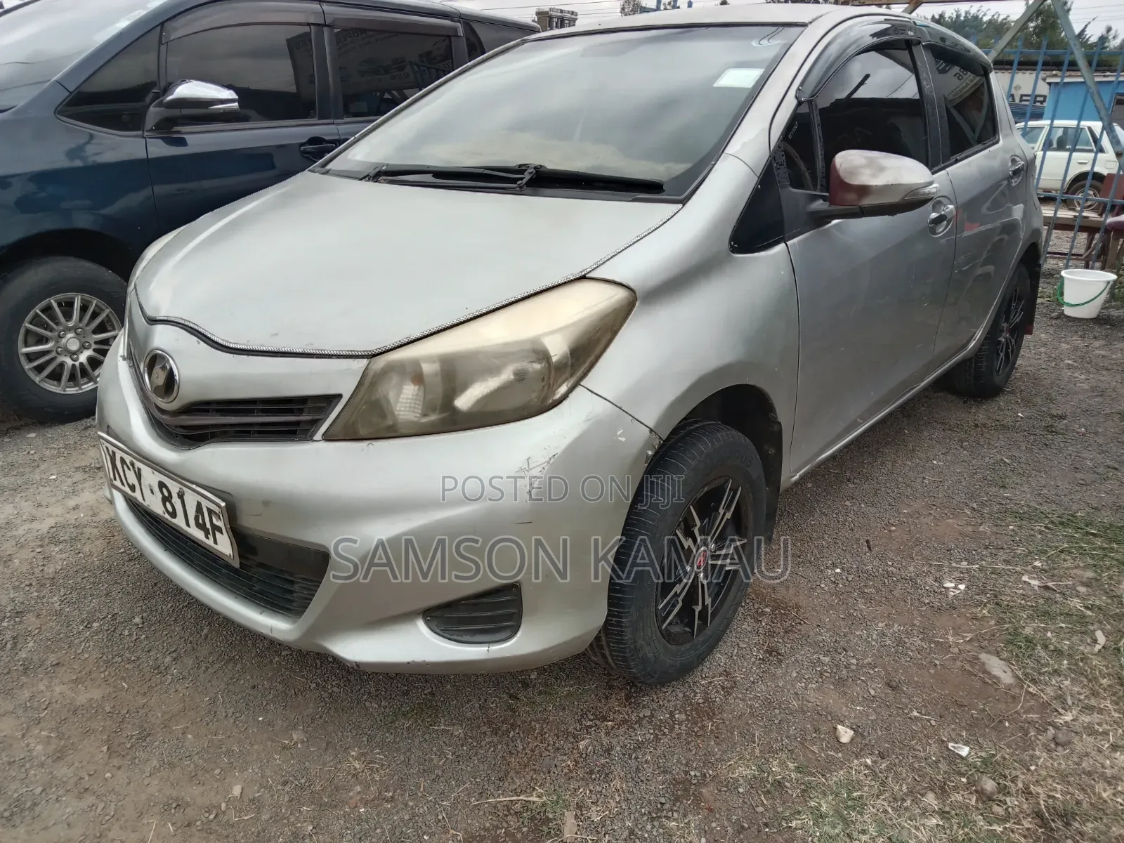 Toyota Vitz 2012 Silver