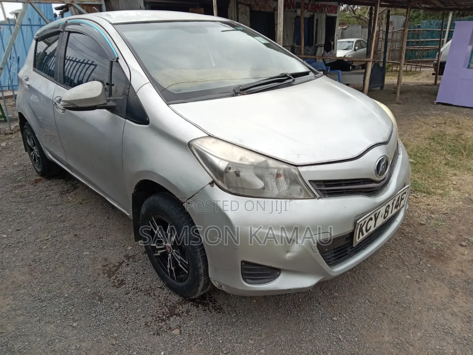 Toyota Vitz 2012 Silver
