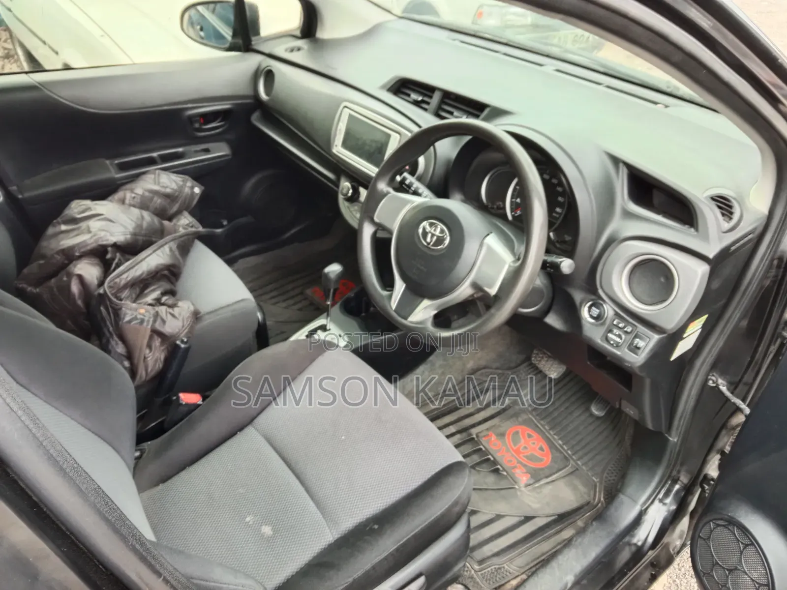 Toyota Vitz 2013 Black