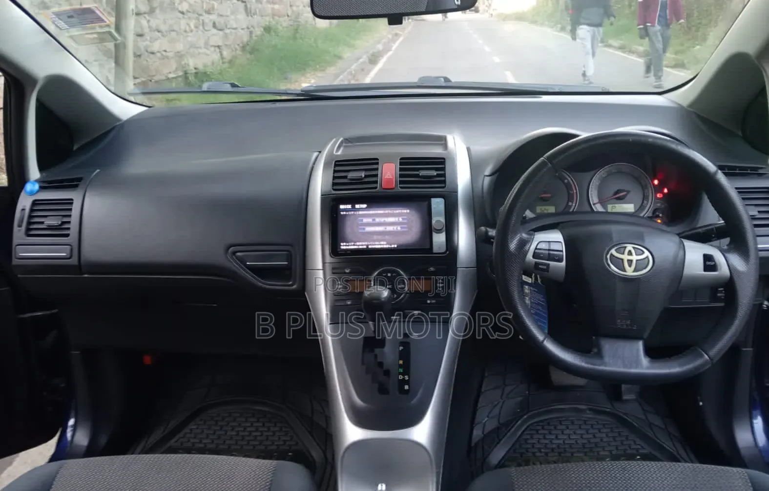 Toyota Auris 2012 Blue