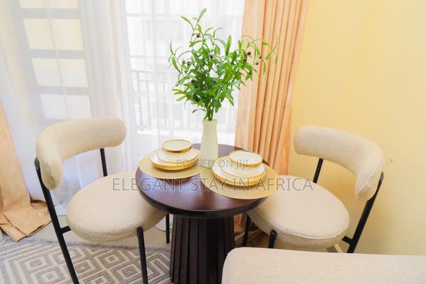 Cozy 1bdrm Available in Parklands - thumbnail 2