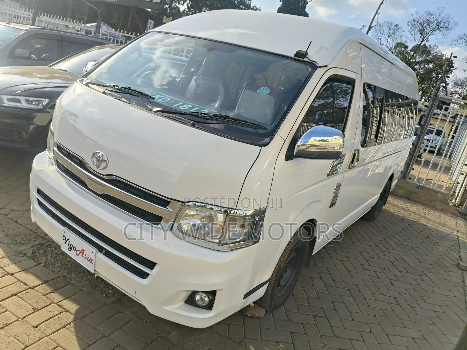 Toyota HiAce 2019 White