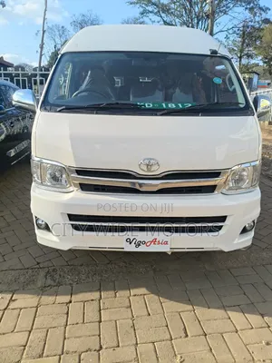 Toyota HiAce 2019 White