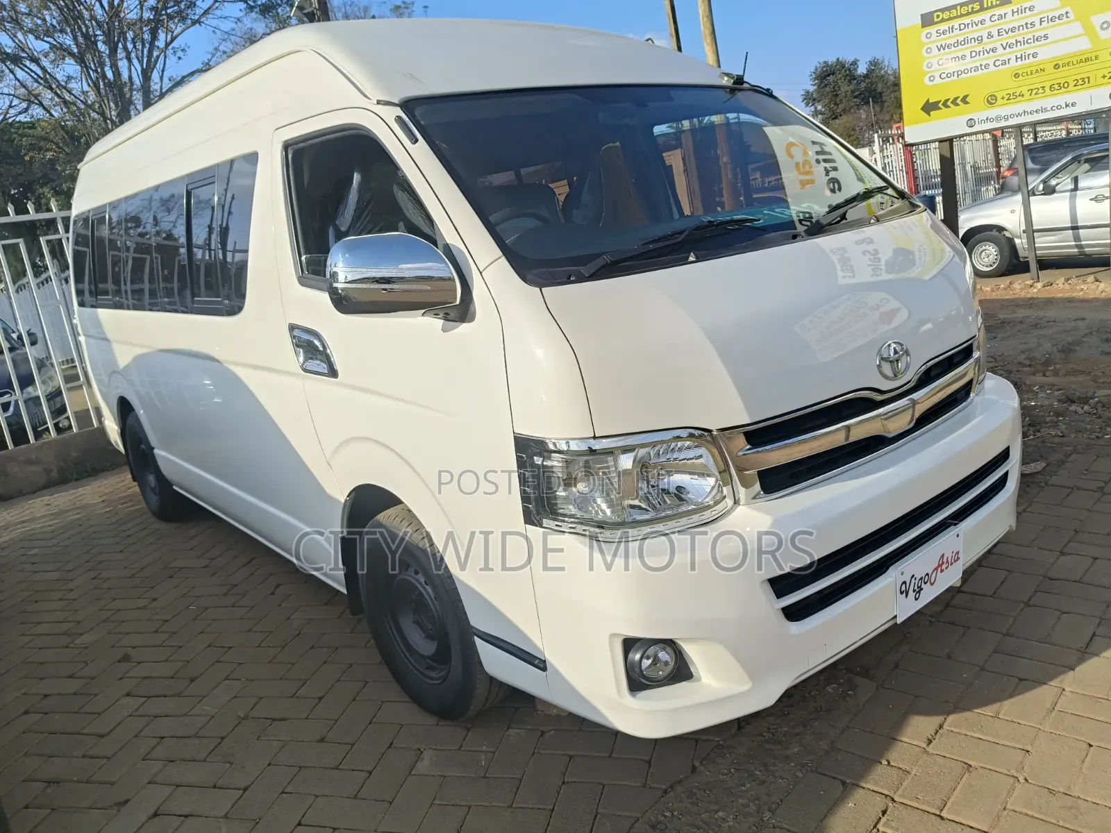 Toyota HiAce 2019 White