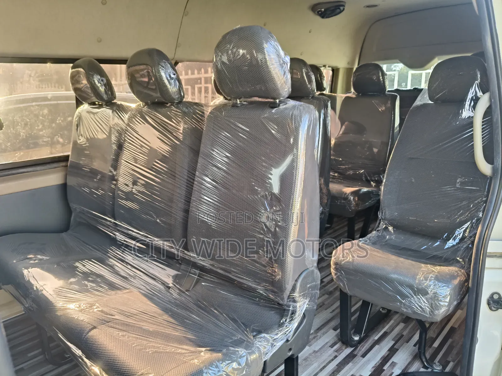 Toyota HiAce 2019 White