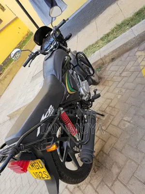 New Honda CB 2025 Black