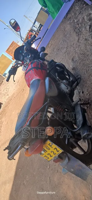 New Bajaj Boxer 2023 Red