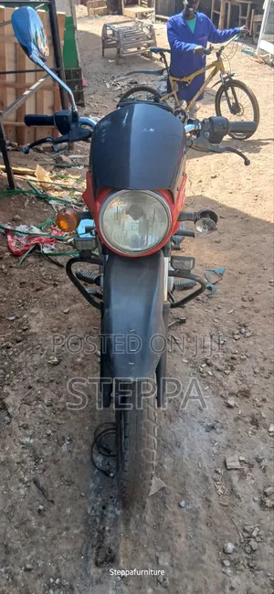 New Bajaj Boxer 2023 Red