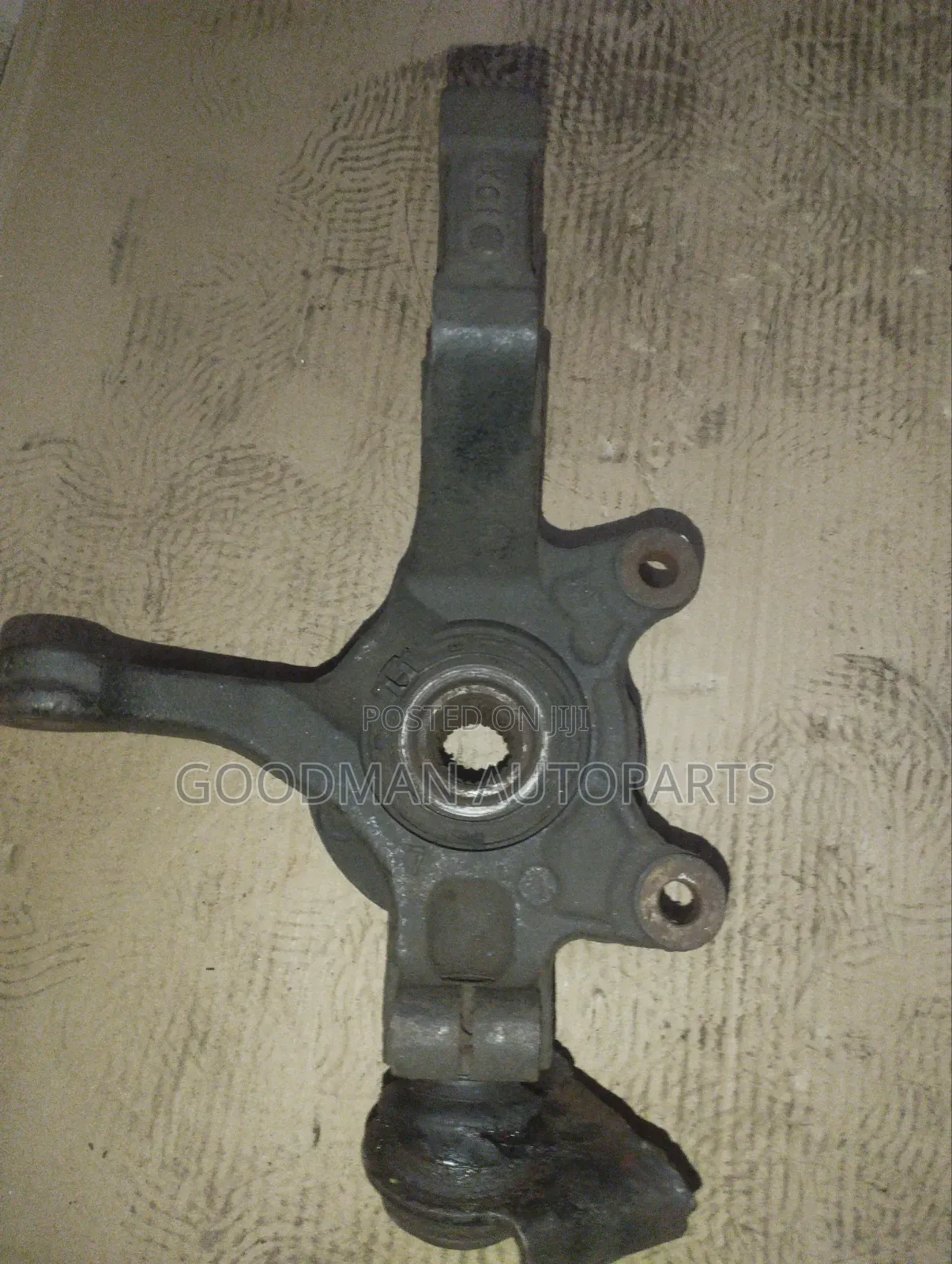 E11 Nissan Note Front Hub
