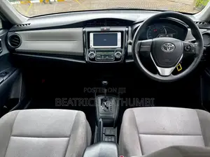 Toyota Axio 1.5 Hybrid 2WD 2014 Silver
