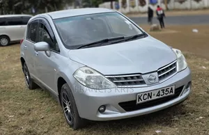 Nissan Tiida 2010 Silver