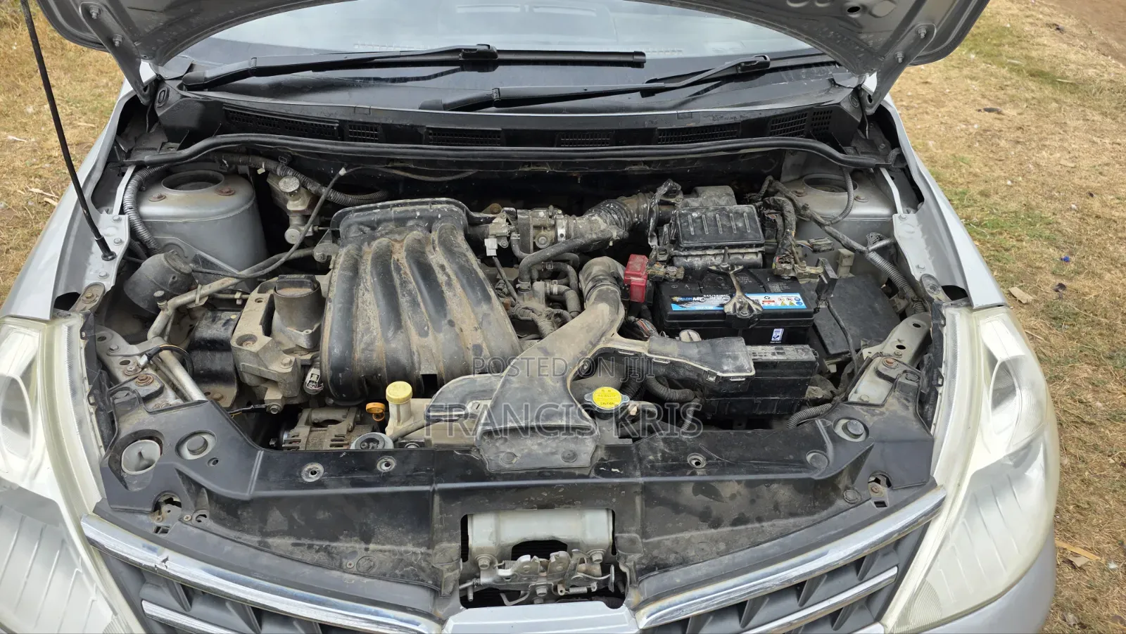 Nissan Tiida 2010 Silver