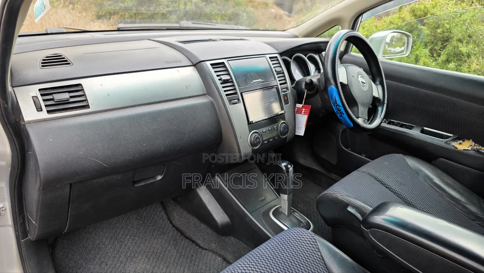 Nissan Tiida 2010 Silver