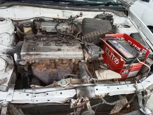 Toyota Vitz 2000 White