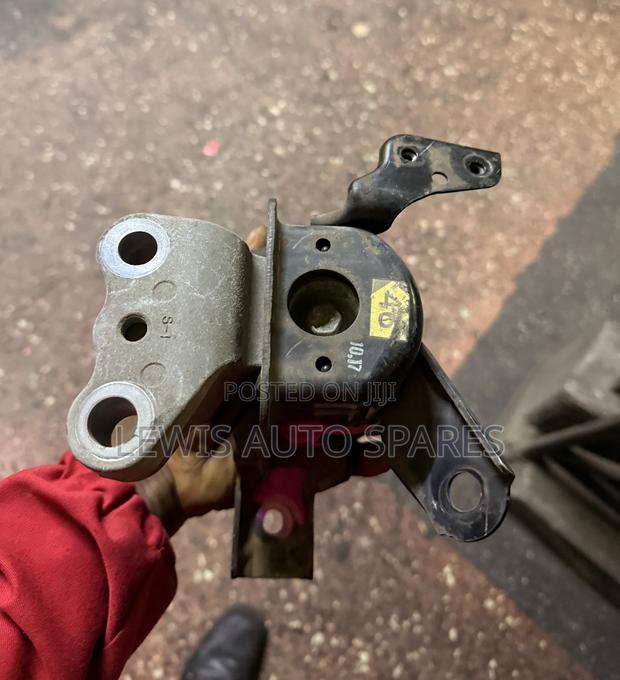 Noah Voxy Engine Mounting