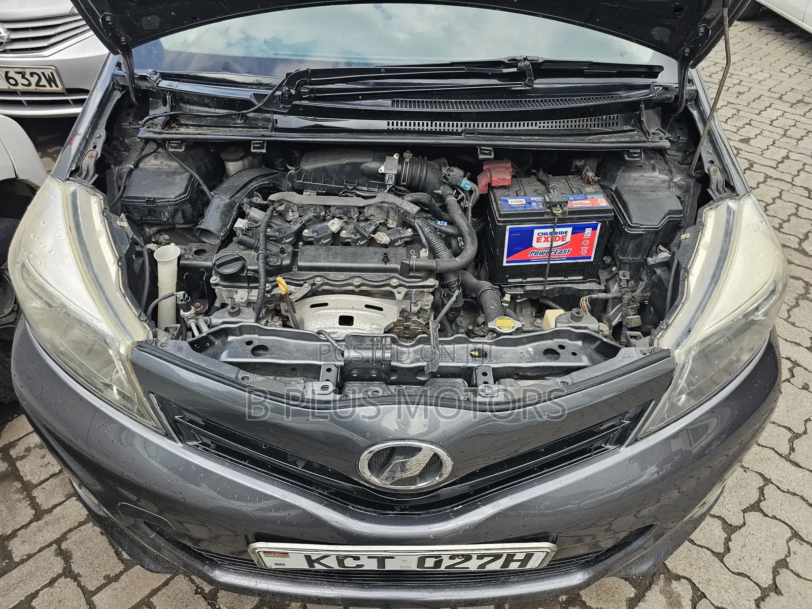 Toyota Vitz 2011 Gray