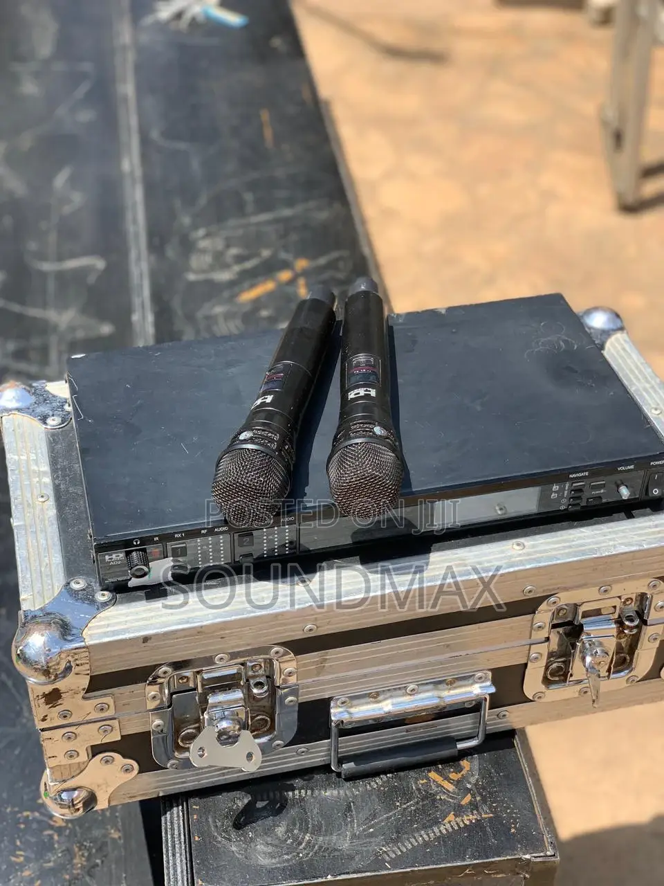 Wireless and Wired Mics Rental