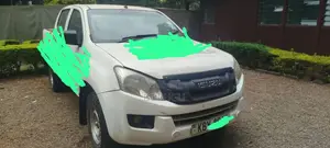Isuzu D-MAX 2013 White