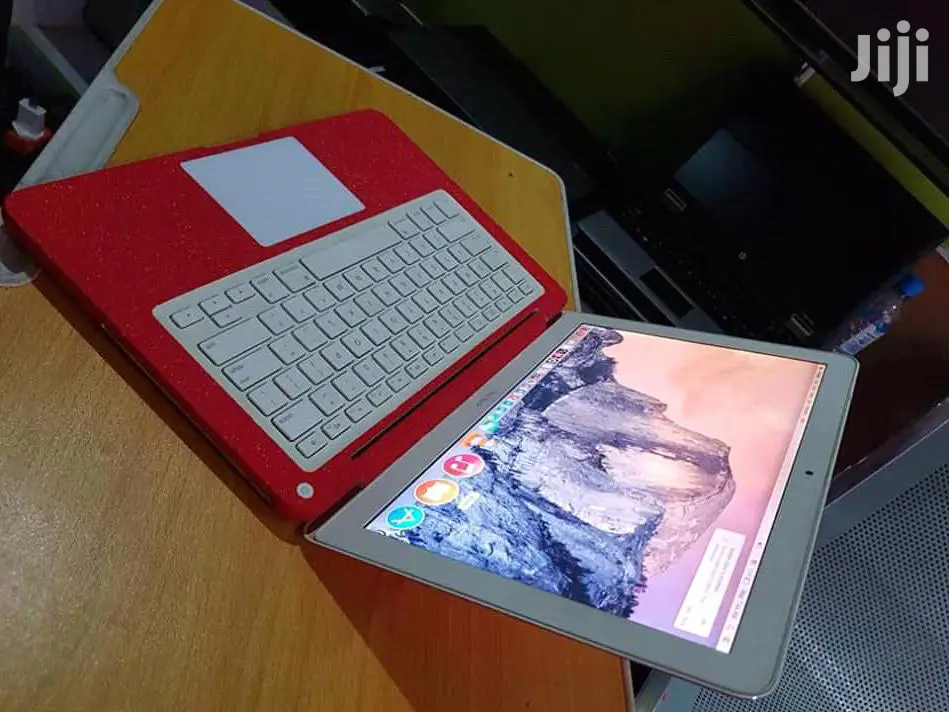 Apple Macbook4 Unibody 14" 250GB HDD 4GB RAM 