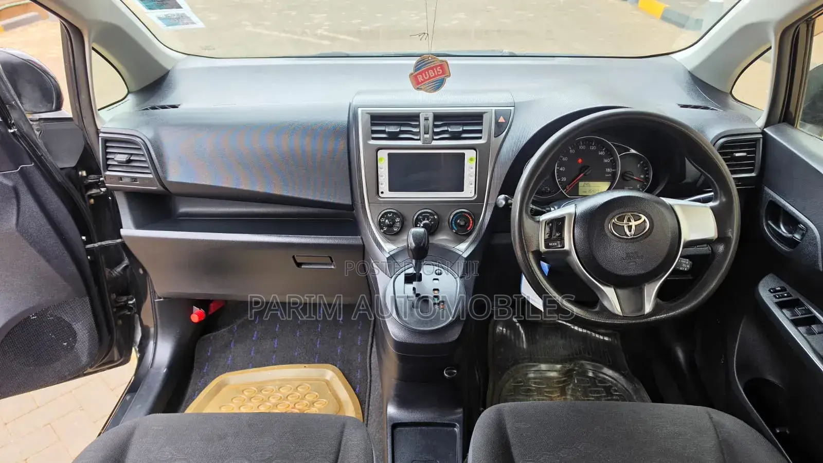 Toyota Ractis 2012 Black