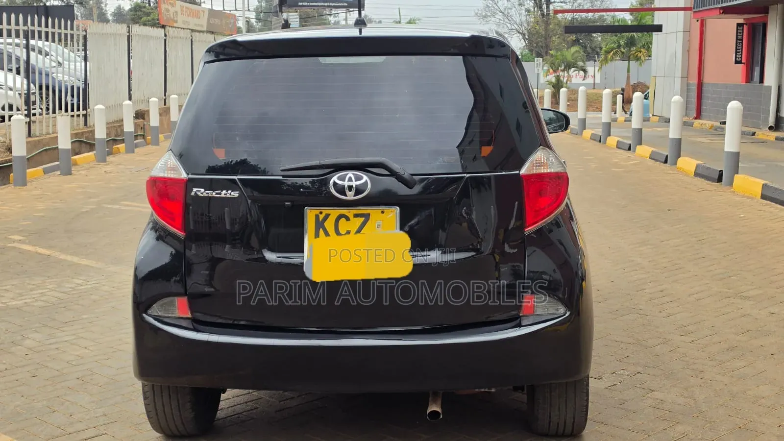 Toyota Ractis 2012 Black