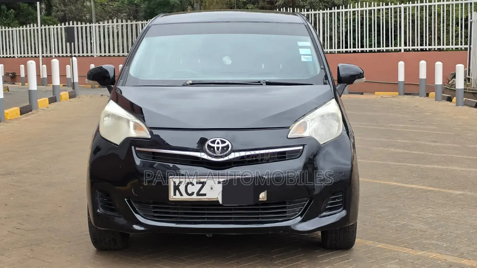 Toyota Ractis 2012 Black