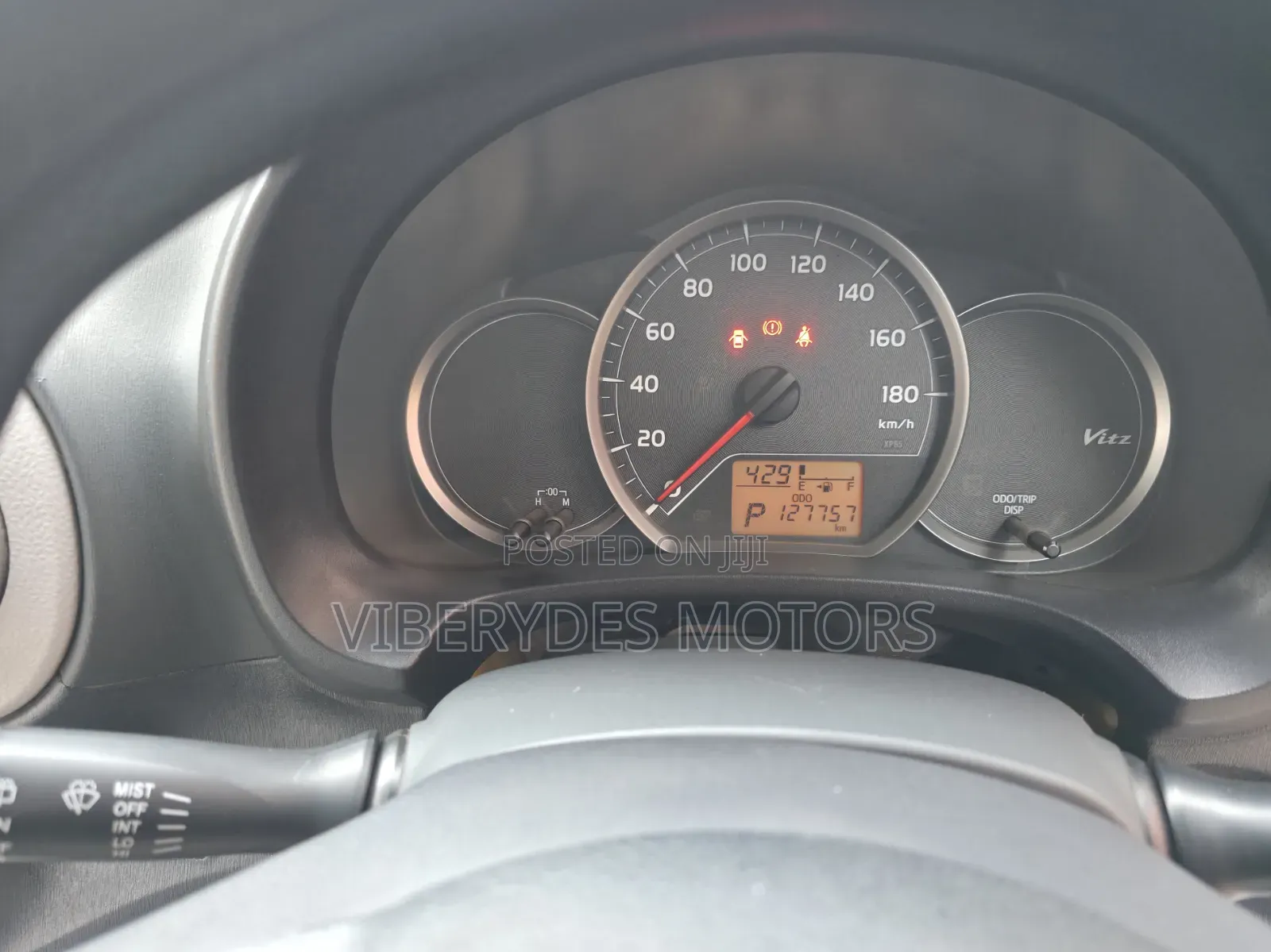 Toyota Vitz 2013 Silver