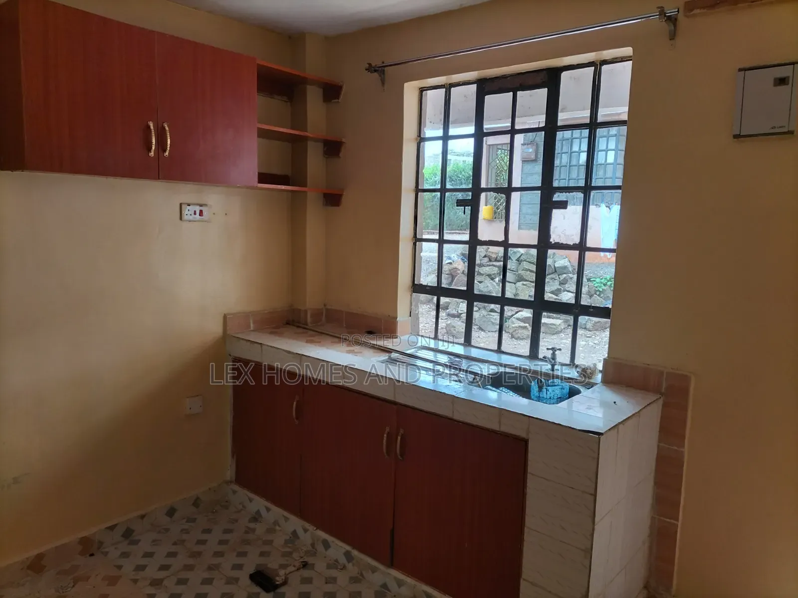 Mini Flat in Maasai Lodge for rent