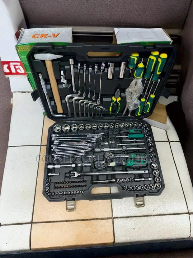 Heavy Duty Mechanical Tool Kit and Socket Wrench Set