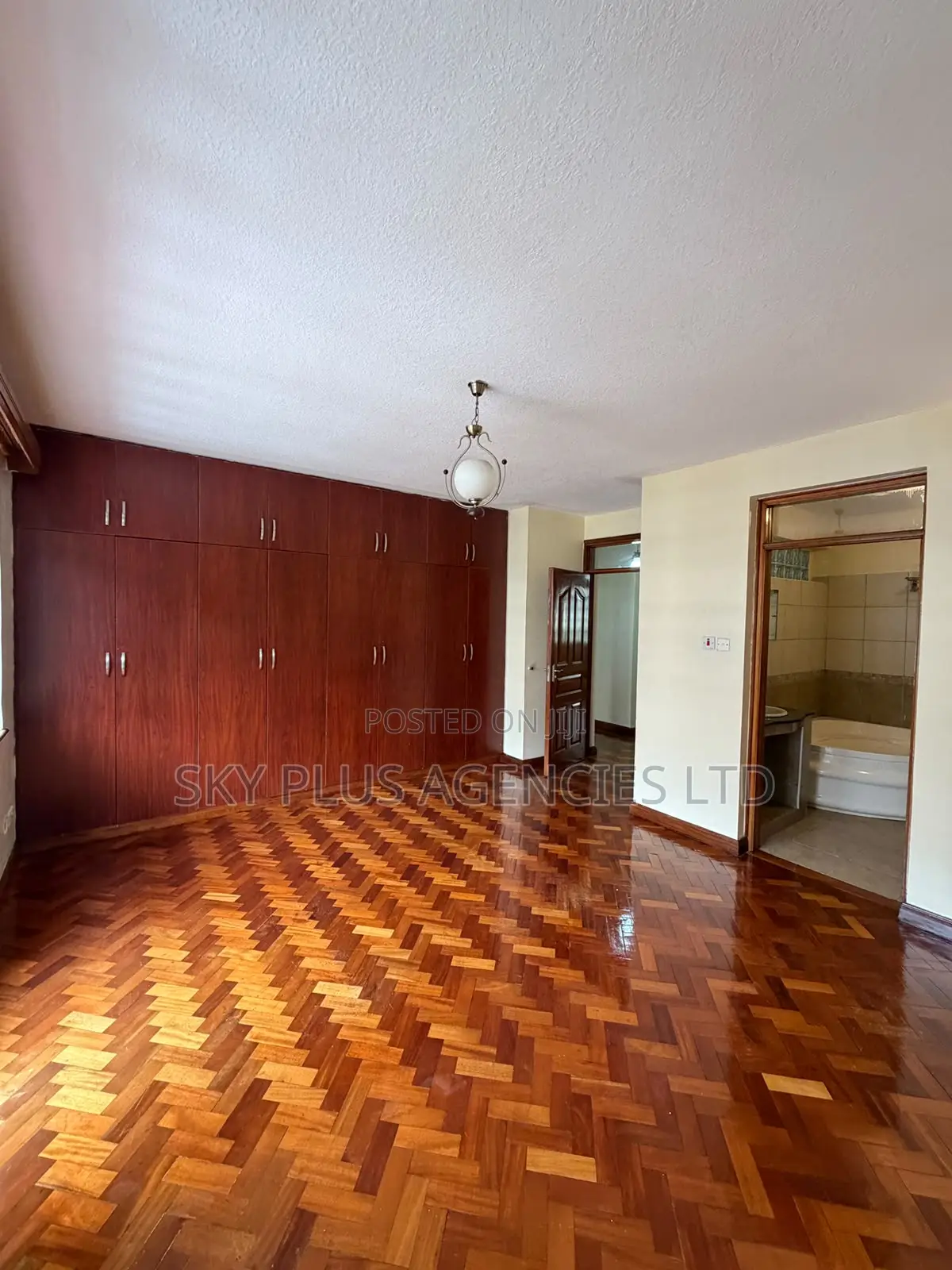 Furnished 3bdrm Apartment in Valley Arcade for sale
