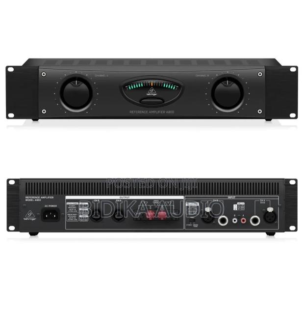 Behringer A800 Power Amplifier - main view