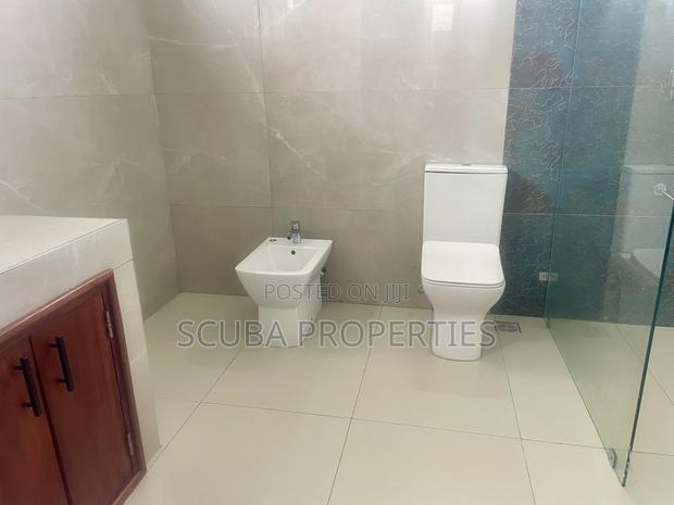 4bdrm House in Casuarina, Town Centre for sale - thumbnail 9
