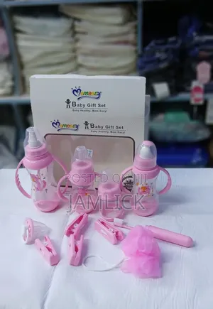 Momeasy Baby Gift Set for Newborns - Kk