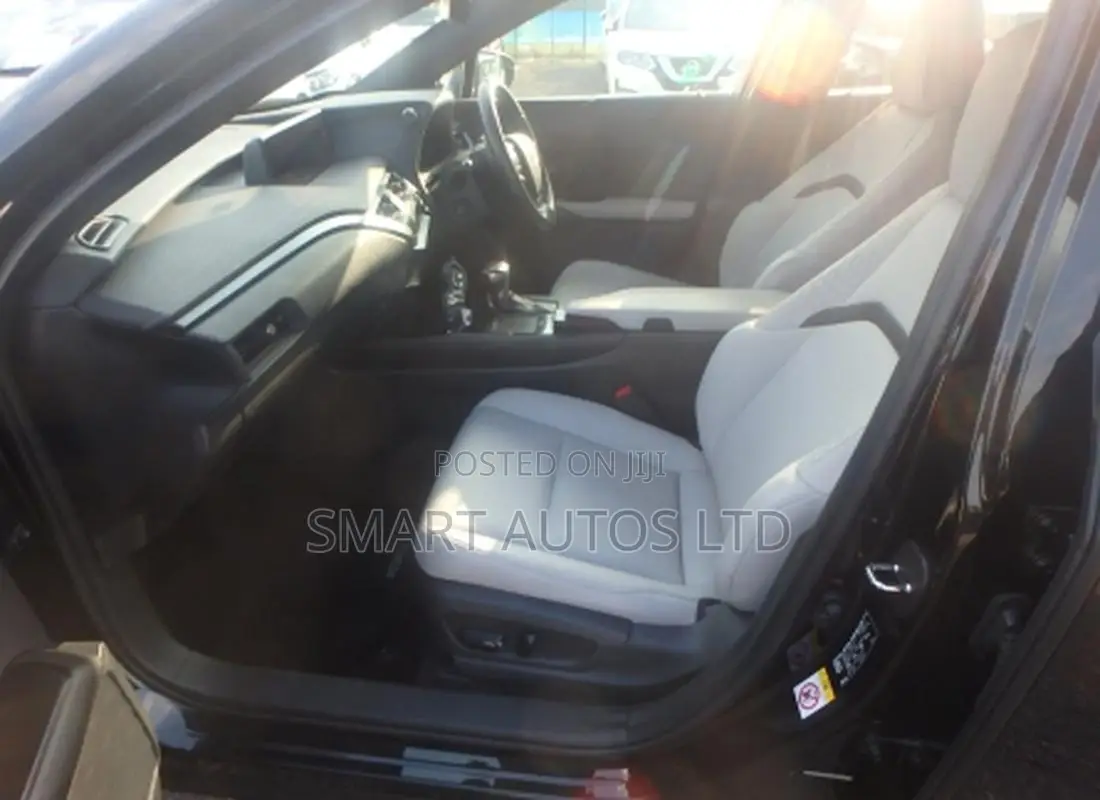 Lexus UX 200 2019 Black