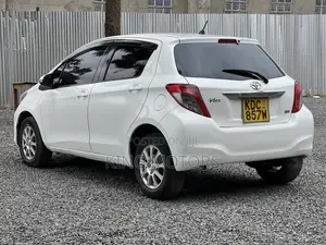 Toyota Vitz 1.3 AWD 5dr 2014 White