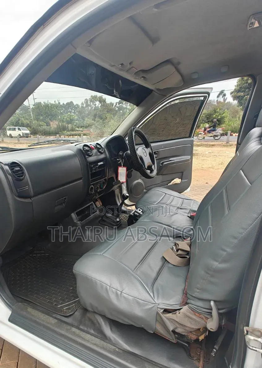 Isuzu D-MAX 2014 White