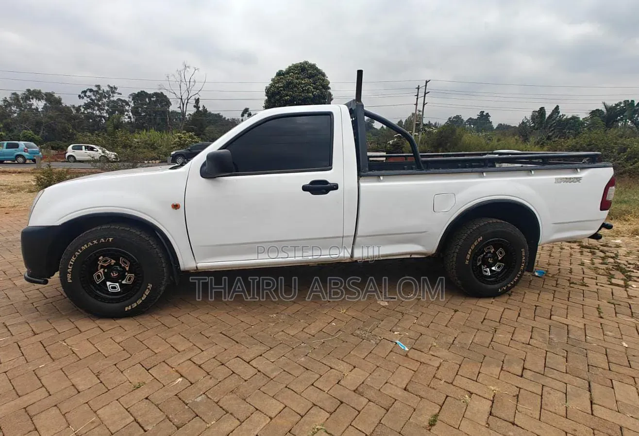 Isuzu D-MAX 2014 White