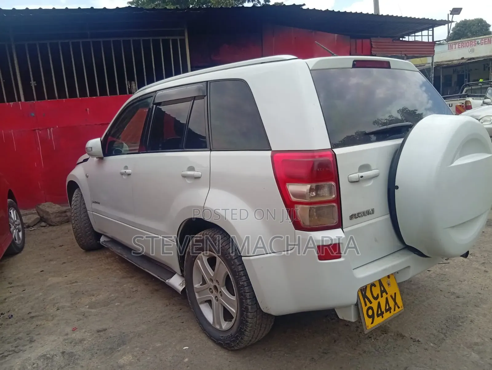 Suzuki Escudo 2005 White