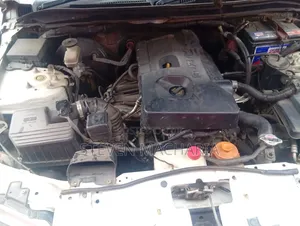 Suzuki Escudo 2005 White