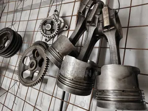 Isuzu 4.3 Pistons and Camshaft Rings