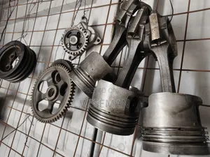 Isuzu 4.3 Pistons and Camshaft Rings
