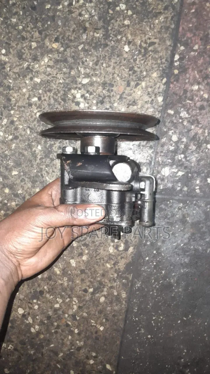 Nissan Hardbody QD32/TD27 Steering Pump