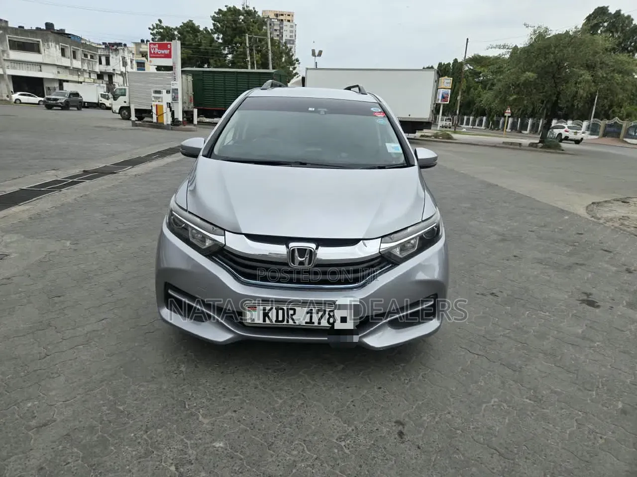 Honda Fit Shuttle 2018 Silver